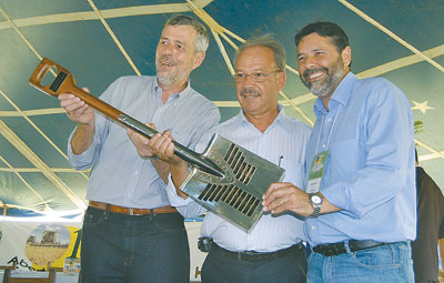 Abertura: Maurício Fischer, João Carlos Machado e Renato Rocha