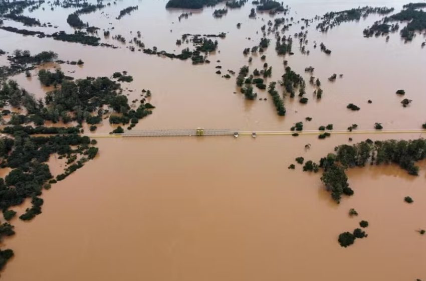  Arrozeiros doam 40 mil litros de diesel a produtores da região Central atingidos pelas enchentes