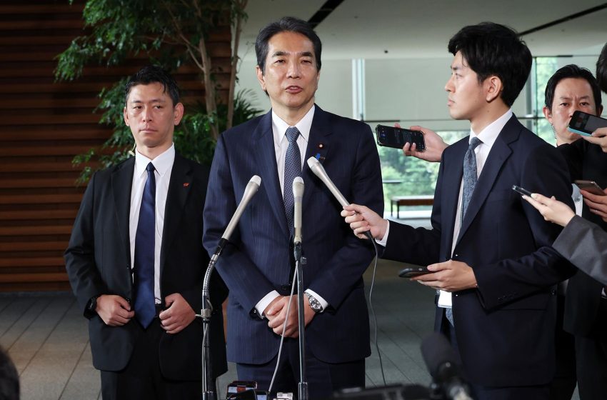  Ministro japonês renuncia depois de dizer que ‘nunca precisou comprar arroz’