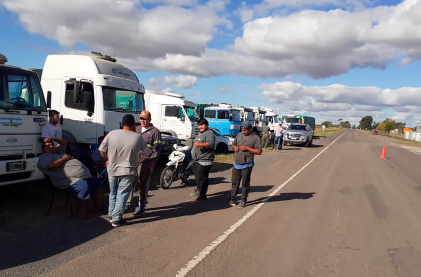  Argentina: Transportadoras protestam e param transporte de grãos