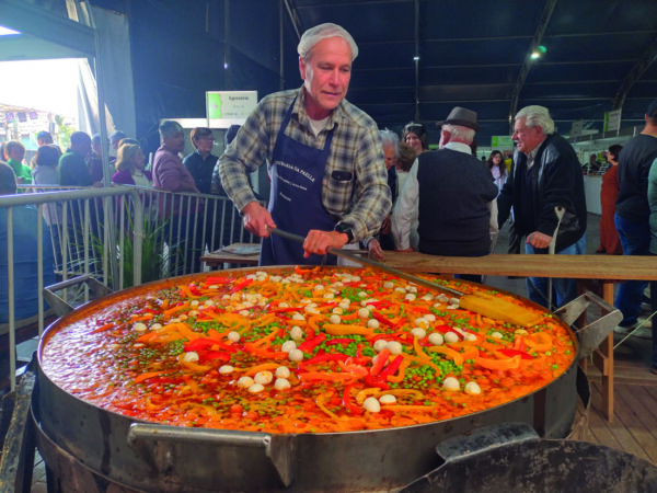 Irga serve paella campeira para 1.500 pessoas em Santo Antônio da Patrulha