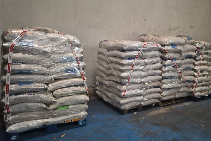 Procon-MPMG interdita beneficiadora de arroz em Uberaba e apreende 29 toneladas de produtos impróprios para consumo