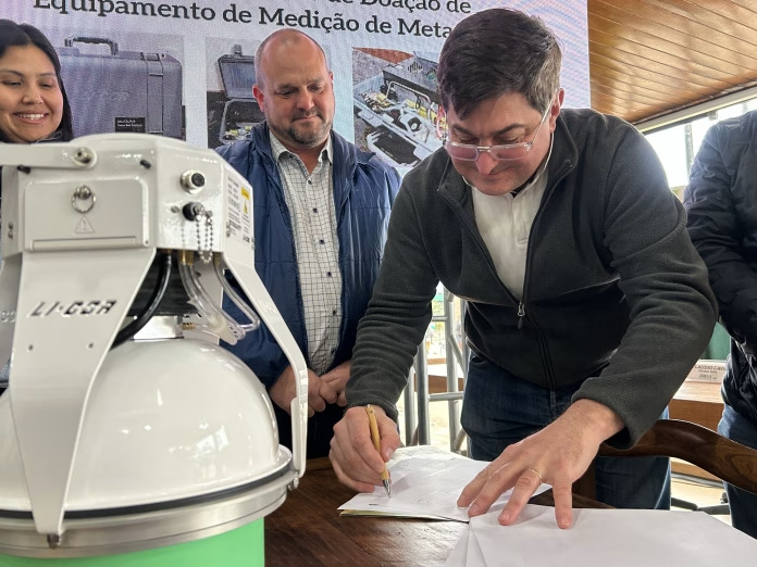 IICA doa equipamento para pesquisas do projeto Arroz Sustentável no Rio Grande do Sul