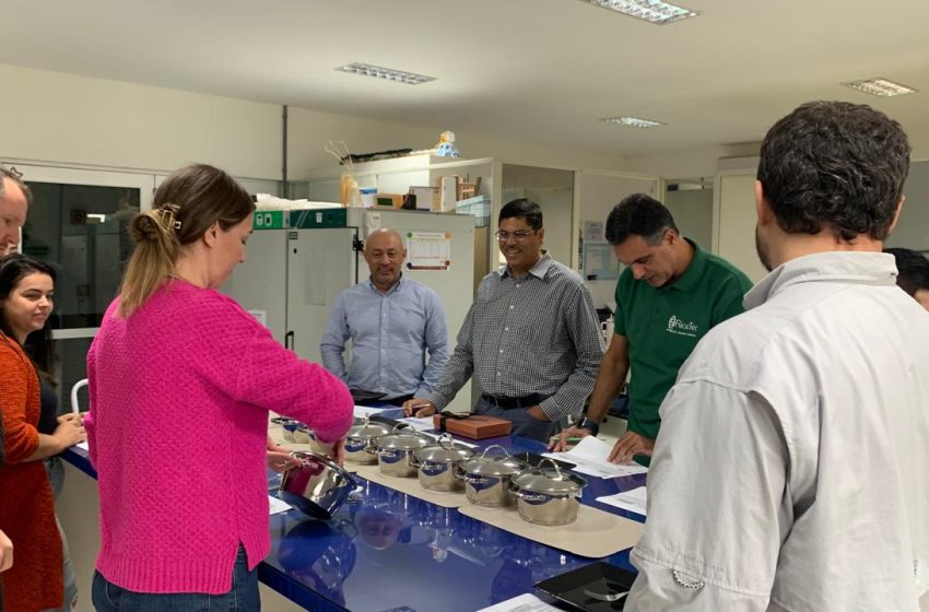  Diretor global de pesquisa da RiceTec visita estações da empresa no Brasil