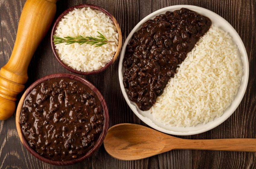  Apesar de mais baratos, arroz e feijão perdem espaço no prato, diz pesquisa