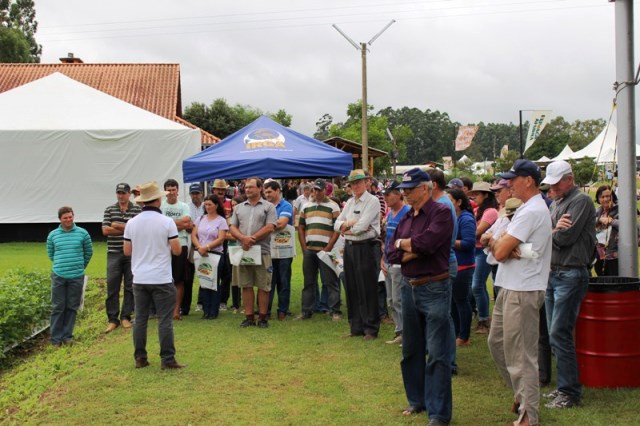  Mais de 3 mil pessoas passaram pelas estações do Irga na Expoagro Afubra