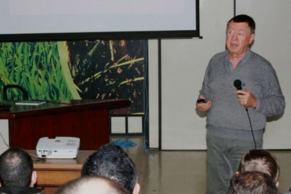 Mundstock durante palestra no Irga em 2014