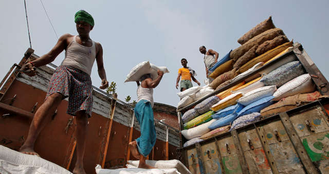  Índia: preços estáveis com o risco de fornecimento compensando queda da rúpia